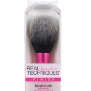 Real Techniques by Sam & Nic Blush Brush